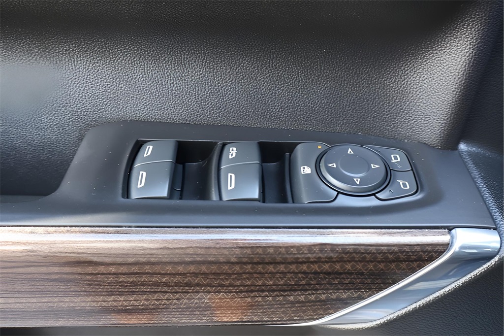 2020 Chevrolet Silverado 1500 RST photo 11