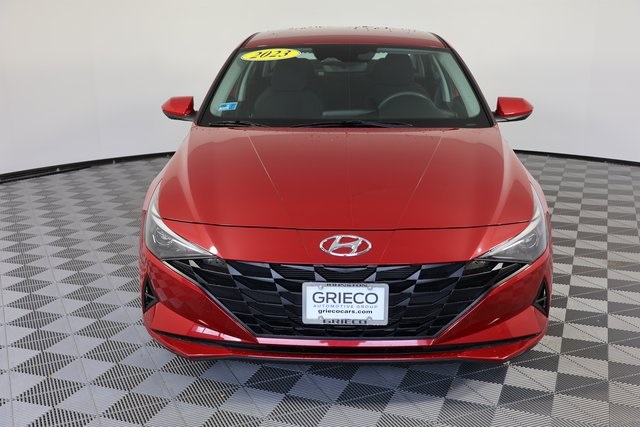 2023 Hyundai Elantra SEL photo 3
