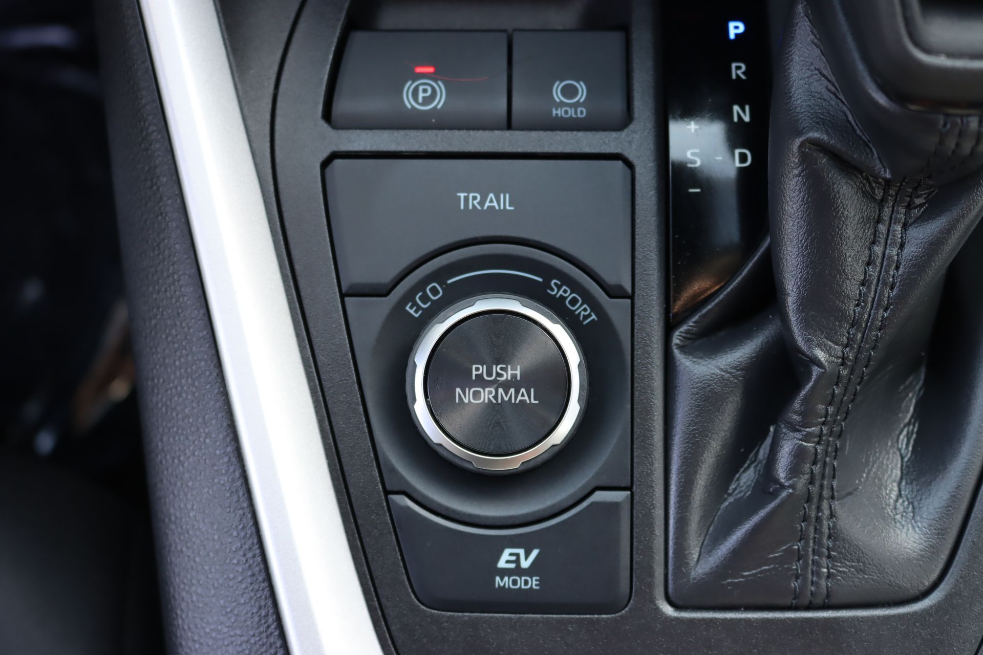 2024 Toyota RAV4 Hybrid LE photo 12