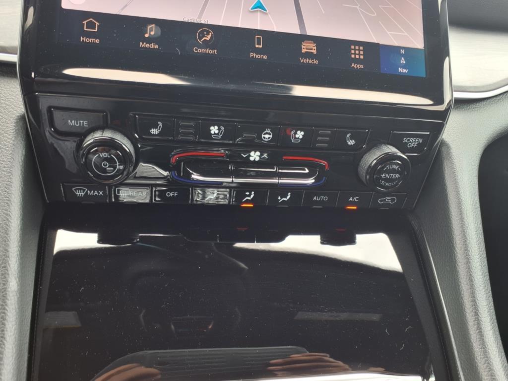 2025 Jeep Grand Cherokee Limited photo 5