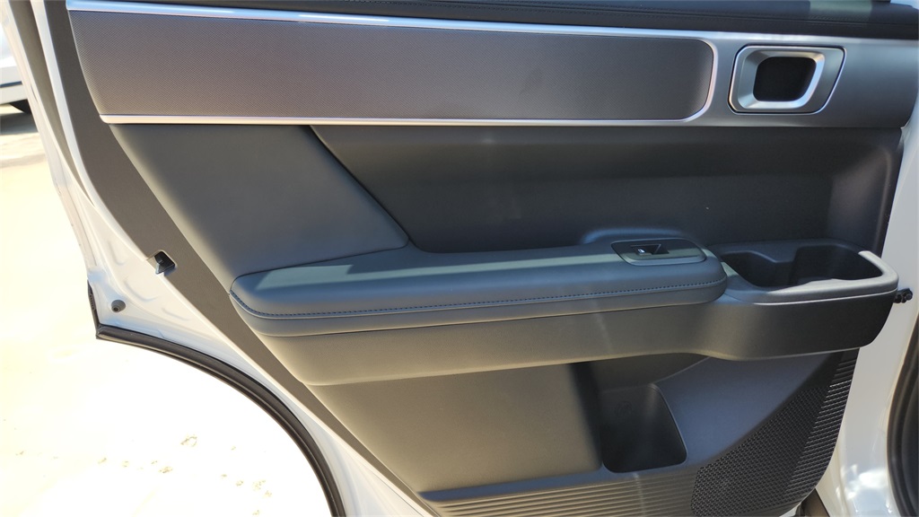 2026 Hyundai Santa Fe SEL photo 17