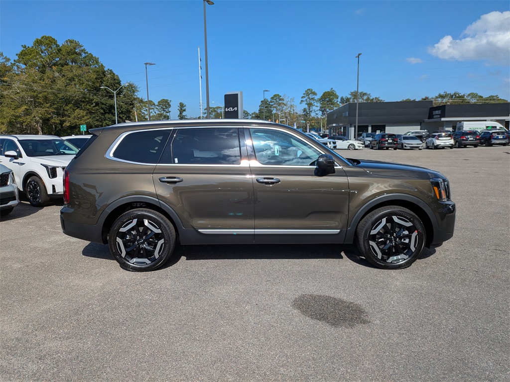2025 Kia Telluride S photo 2