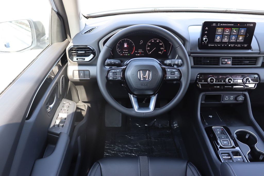 2025 Honda Pilot Touring photo 19