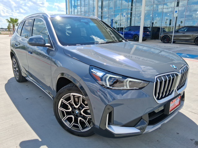 2026 BMW X1 28i's photo