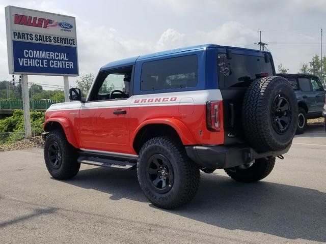2025 Ford Bronco First Edition photo 6