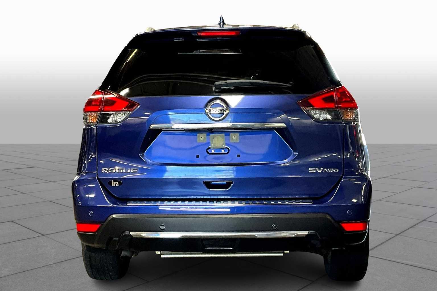 2019 Nissan Rogue SV photo 4