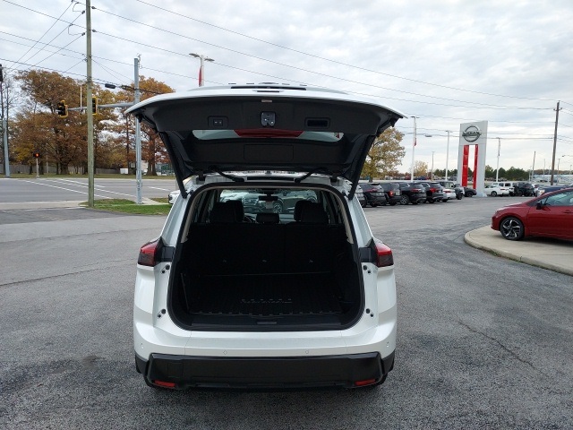 2026 Nissan Rogue SV photo 3