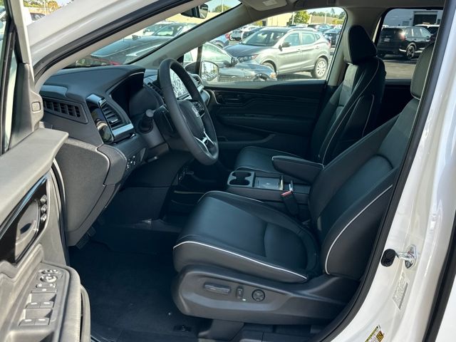2026 Honda Odyssey Touring photo 9