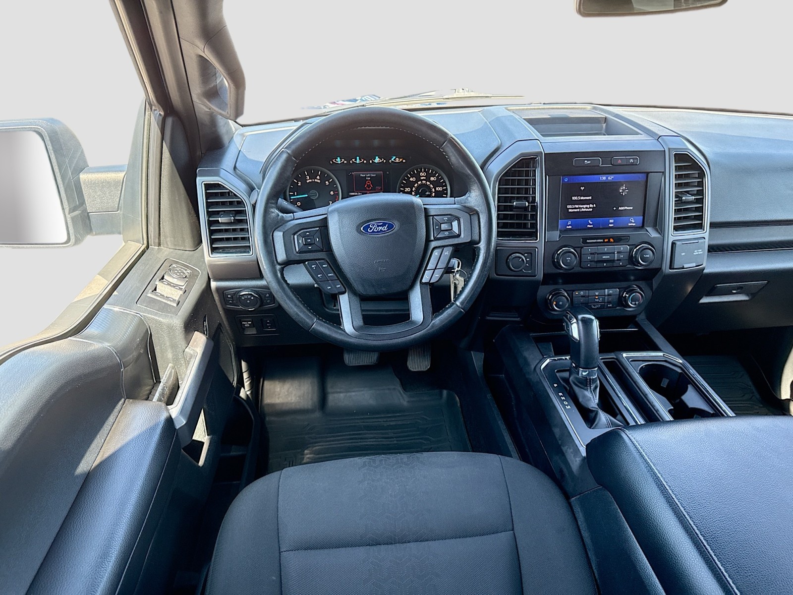 2019 Ford F-150 XLT photo 19