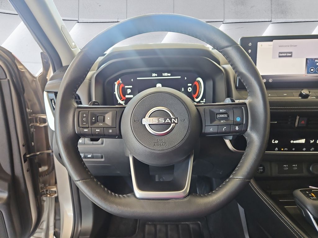 2024 Nissan Rogue Platinum photo 9