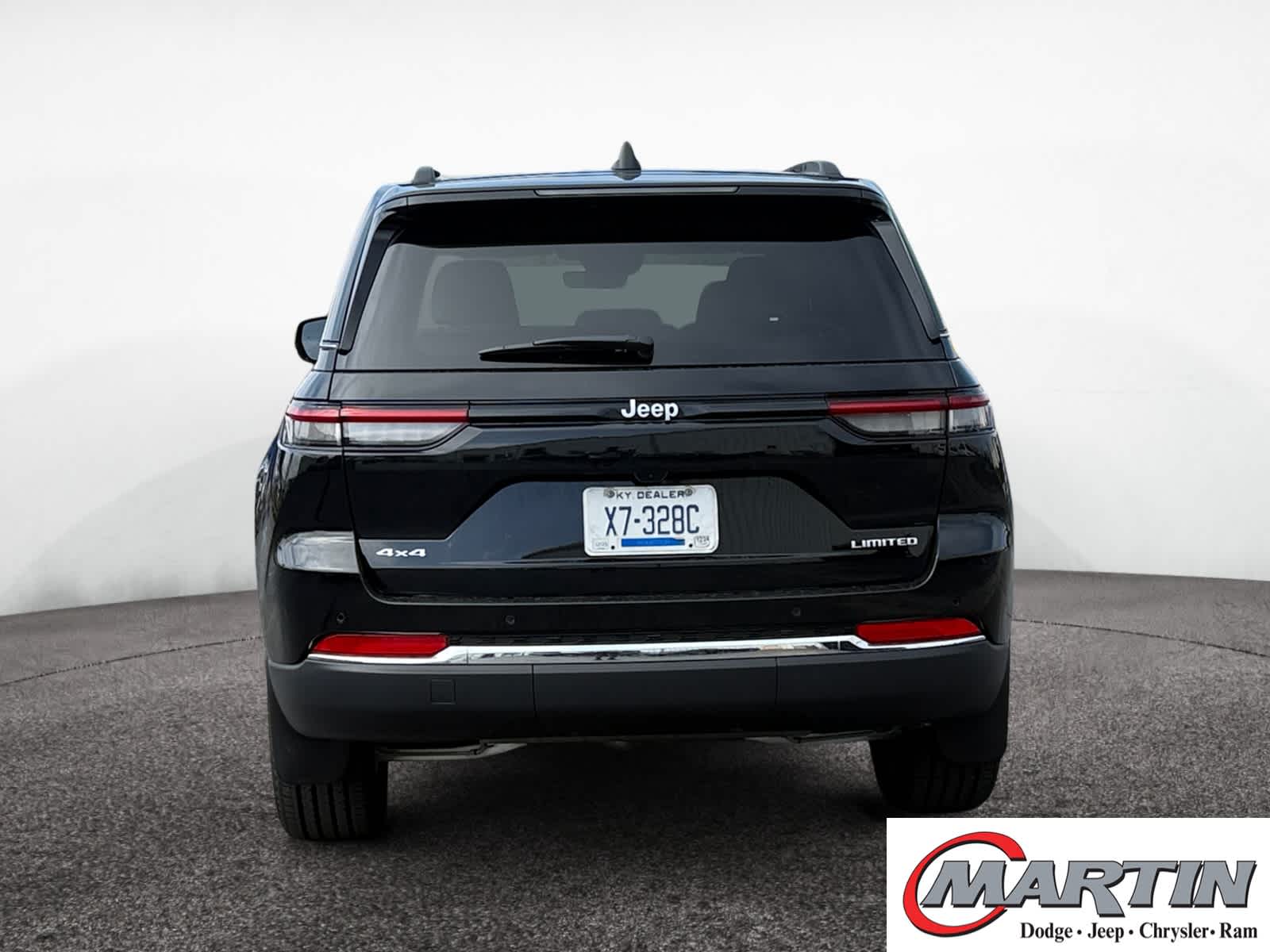 2025 Jeep Grand Cherokee Limited photo 3