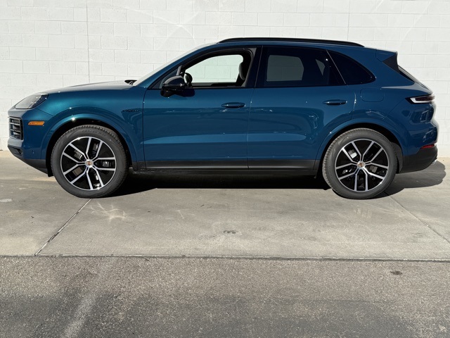 2026 Porsche Cayenne E-Hybrid Base photo 2