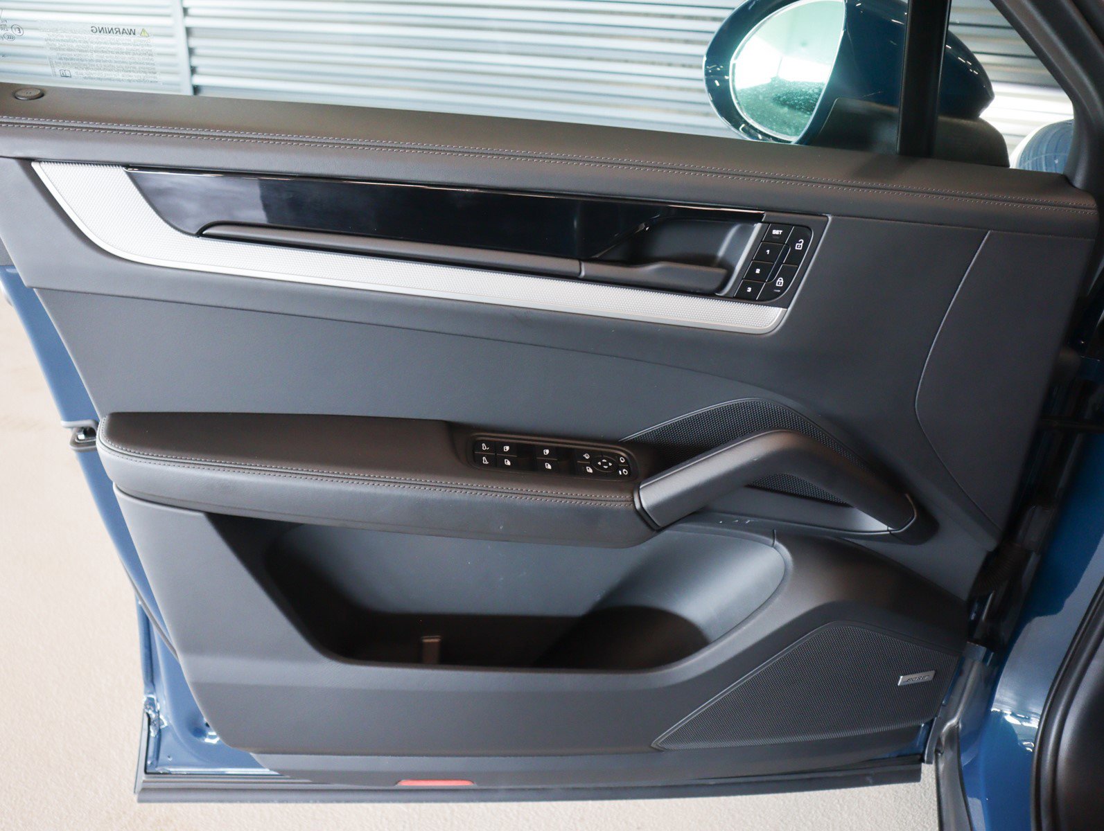 2024 Porsche Cayenne Coupe photo 23