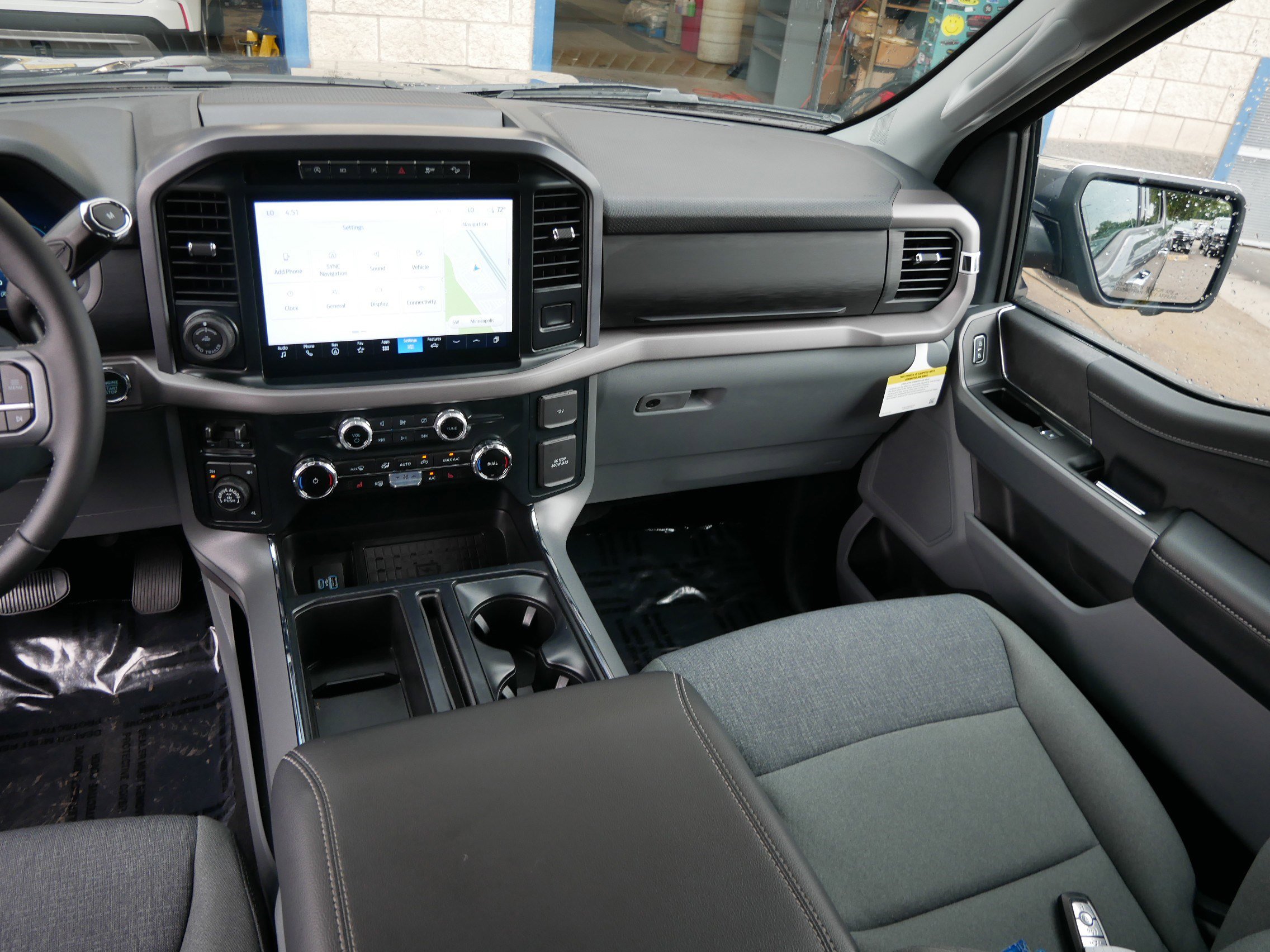 2024 Ford F-150 XLT photo 11