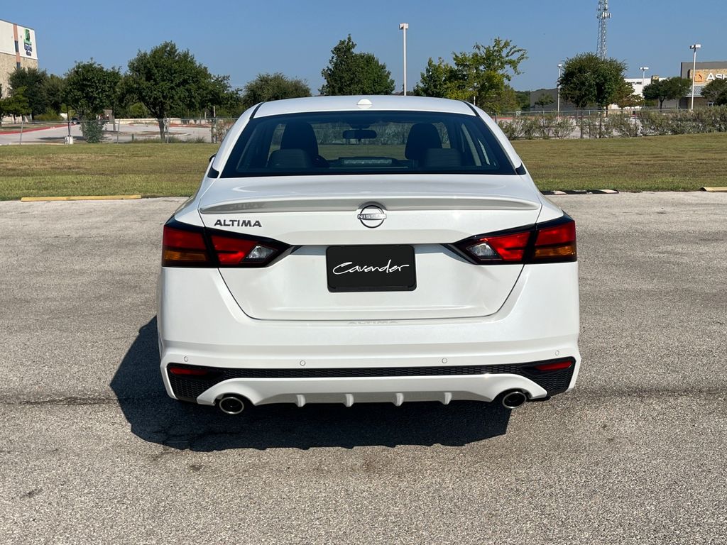 2025 Nissan Altima SV photo 13