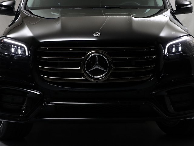 2026 Mercedes Benz GLS 450 4MATIC photo 6