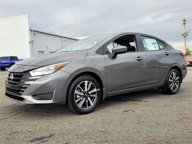 2025 Nissan Versa SV photo 3