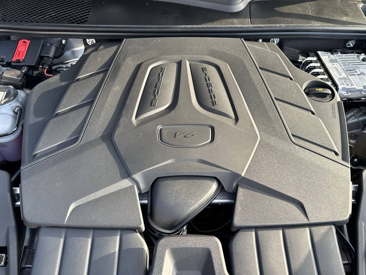 2025 Porsche Cayenne Base photo 17