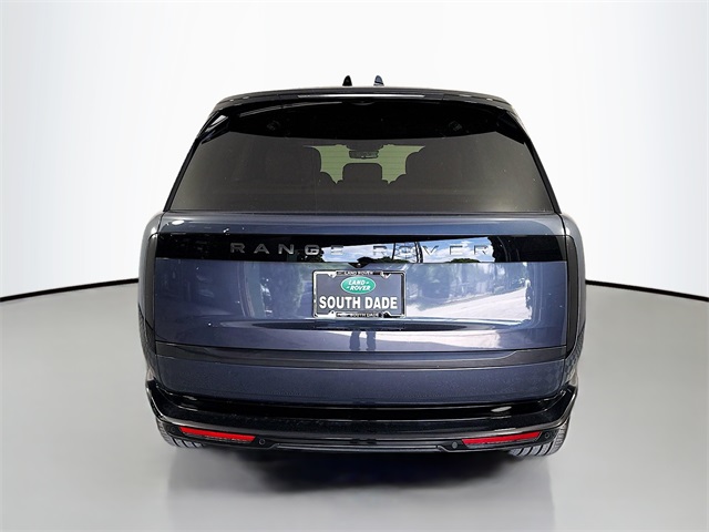 2025 Land Rover Range Rover SE photo 3