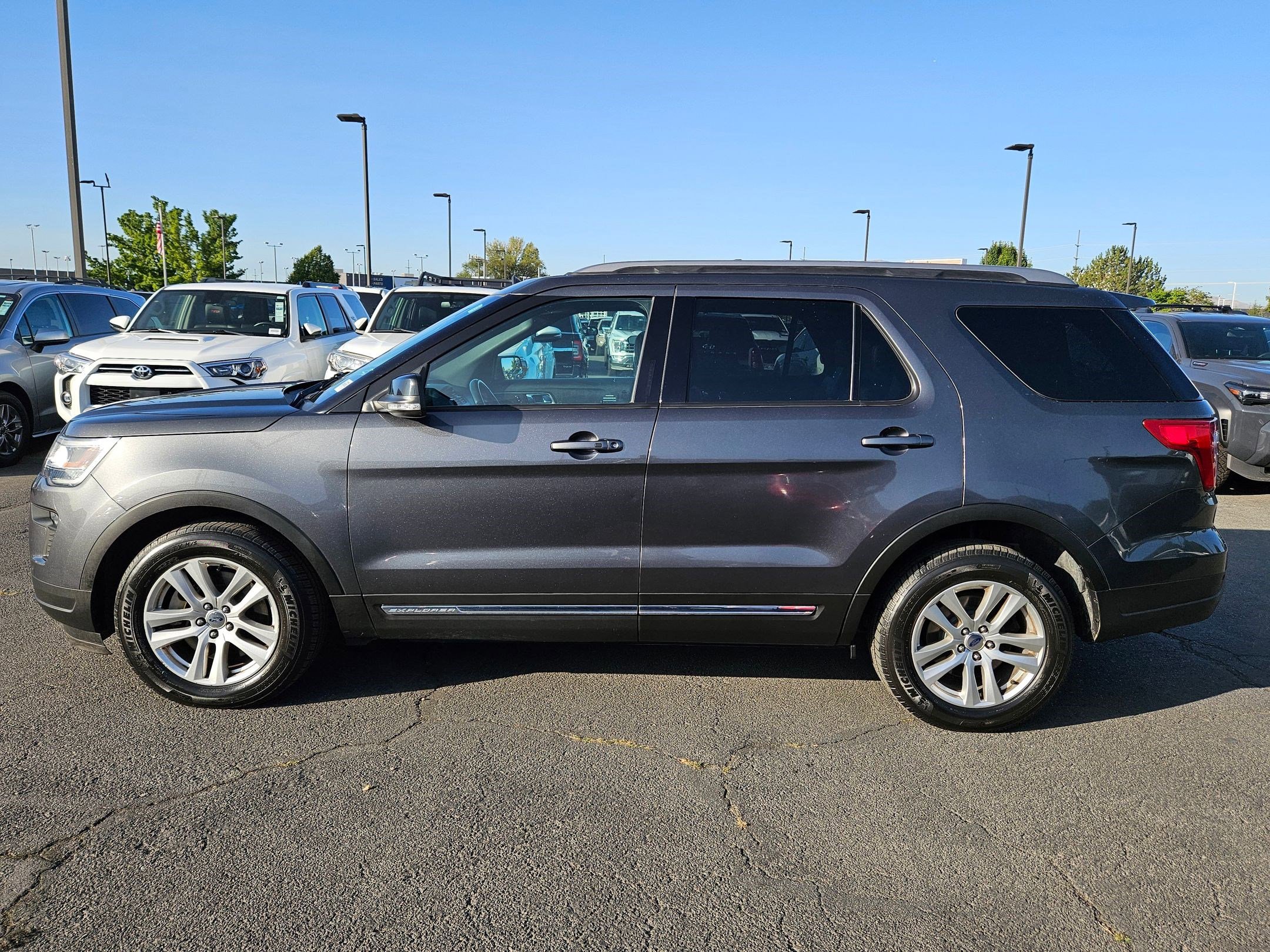 2018 Ford Explorer XLT photo 5