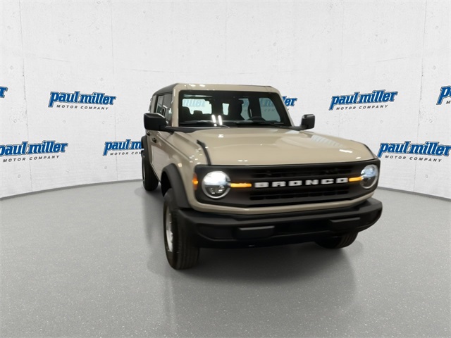 2025 Ford Bronco Base photo 3