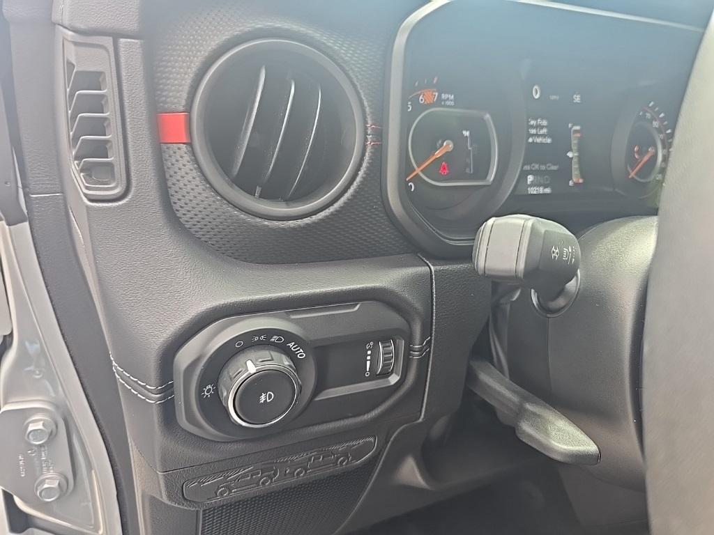2024 Jeep Wrangler Rubicon X photo 22