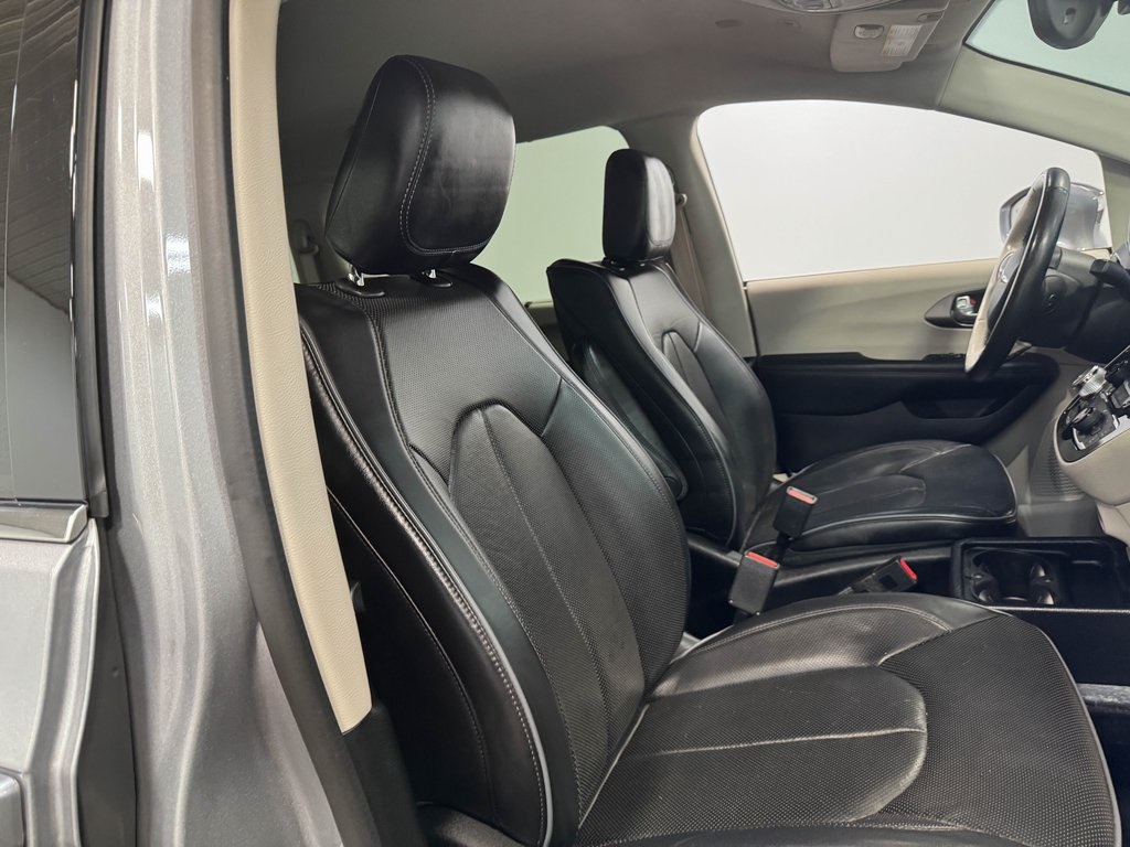 2018 Chrysler Pacifica Limited photo 61