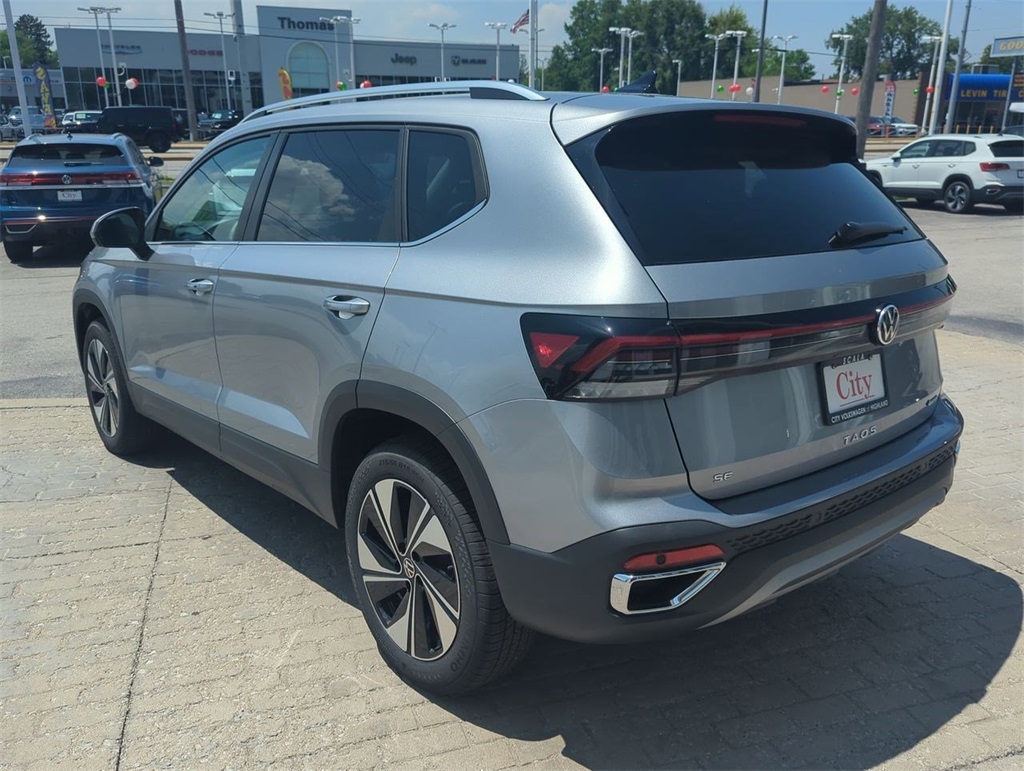 2025 Volkswagen Taos SE photo 6