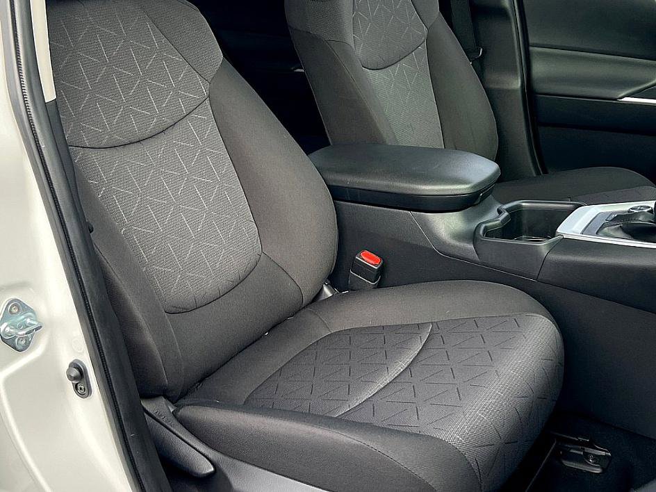 2022 Toyota RAV4 Hybrid XLE photo 20