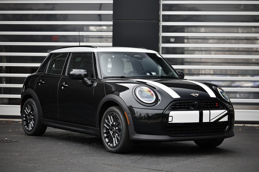 2026 MINI Hardtop 4 Door S's photo