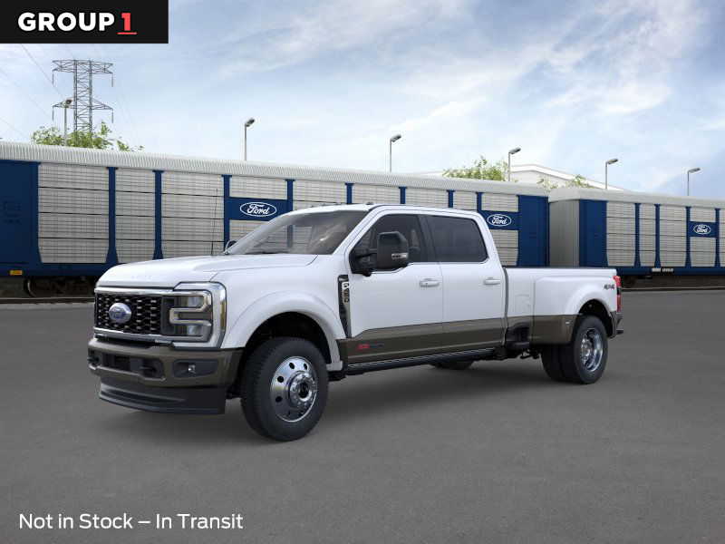 2026 Ford F-450 Super Duty King Ranch's photo