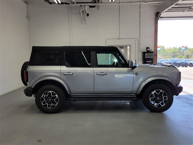 2023 Ford Bronco Outer Banks photo 4