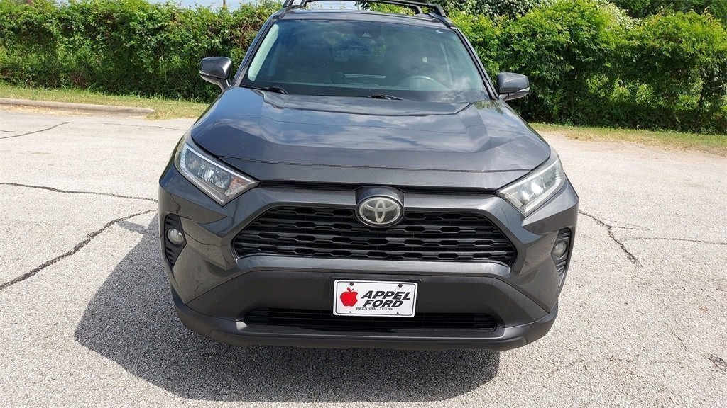 2019 Toyota RAV4 XLE Premium photo 7