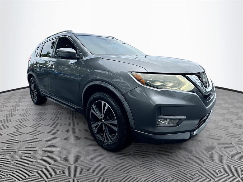 2017 Nissan Rogue SL photo 3