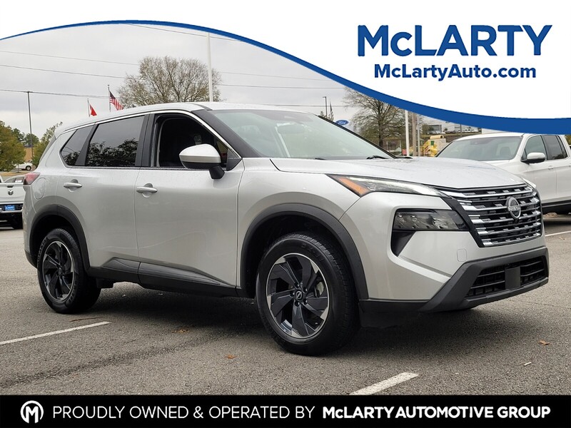 2024 Nissan Rogue SV's photo