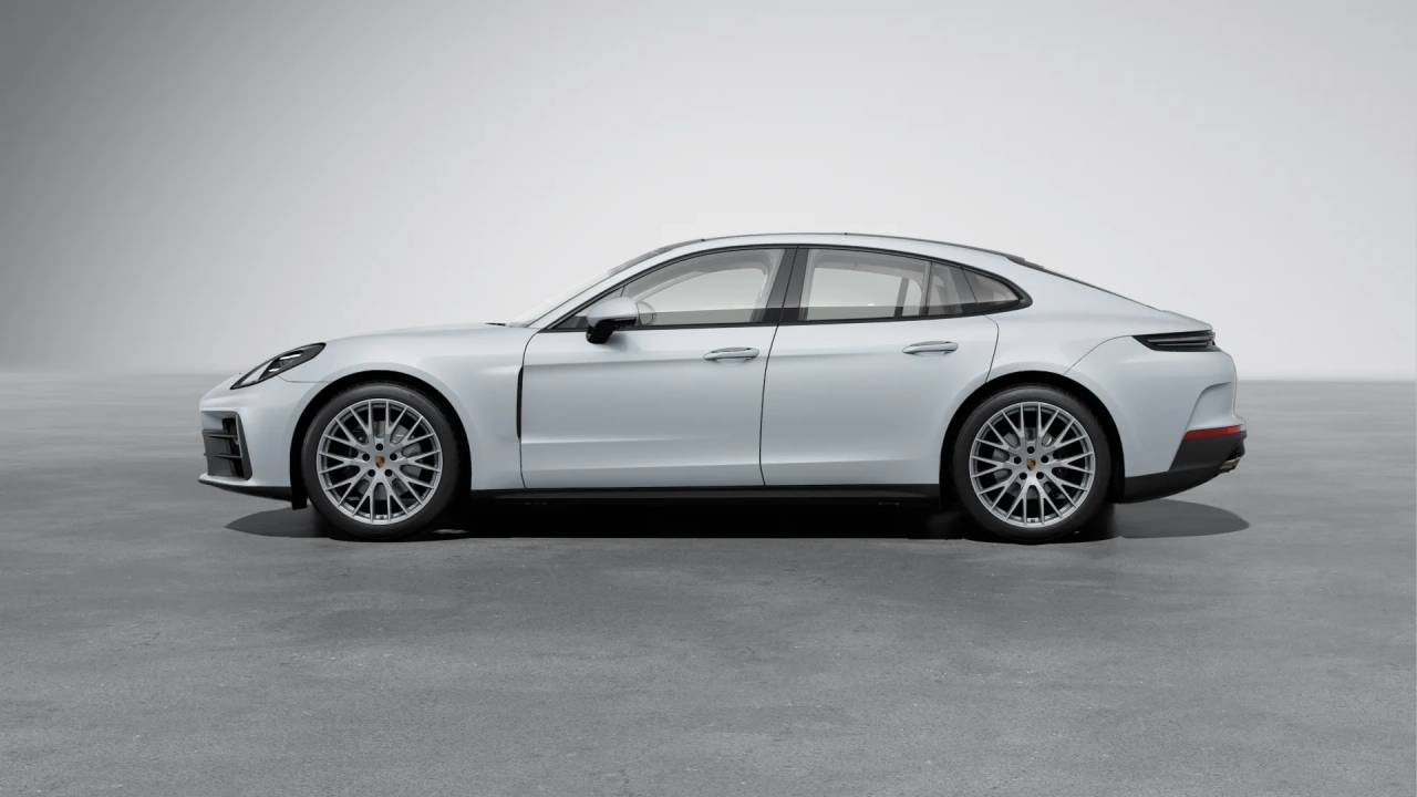2026 Porsche Panamera 4 photo 2
