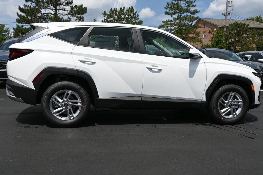 2025 Hyundai Tucson SE photo 5