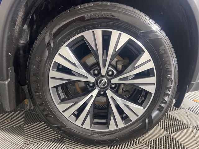 2021 Nissan Rogue SV photo 4