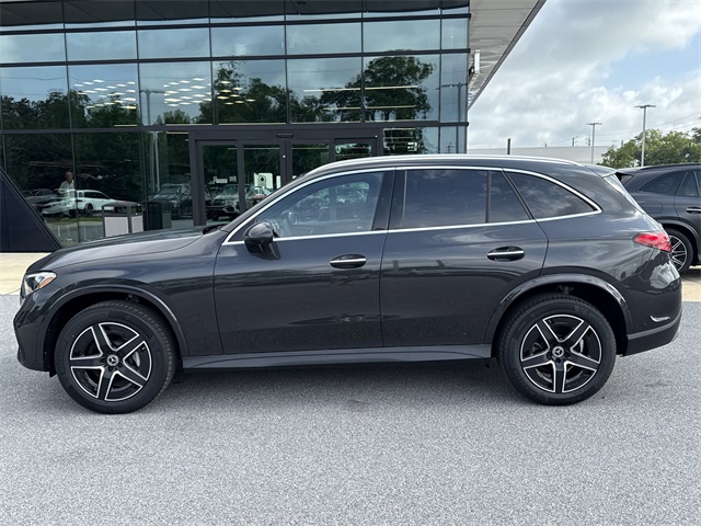 2025 Mercedes Benz GLC 300 4MATIC photo 4