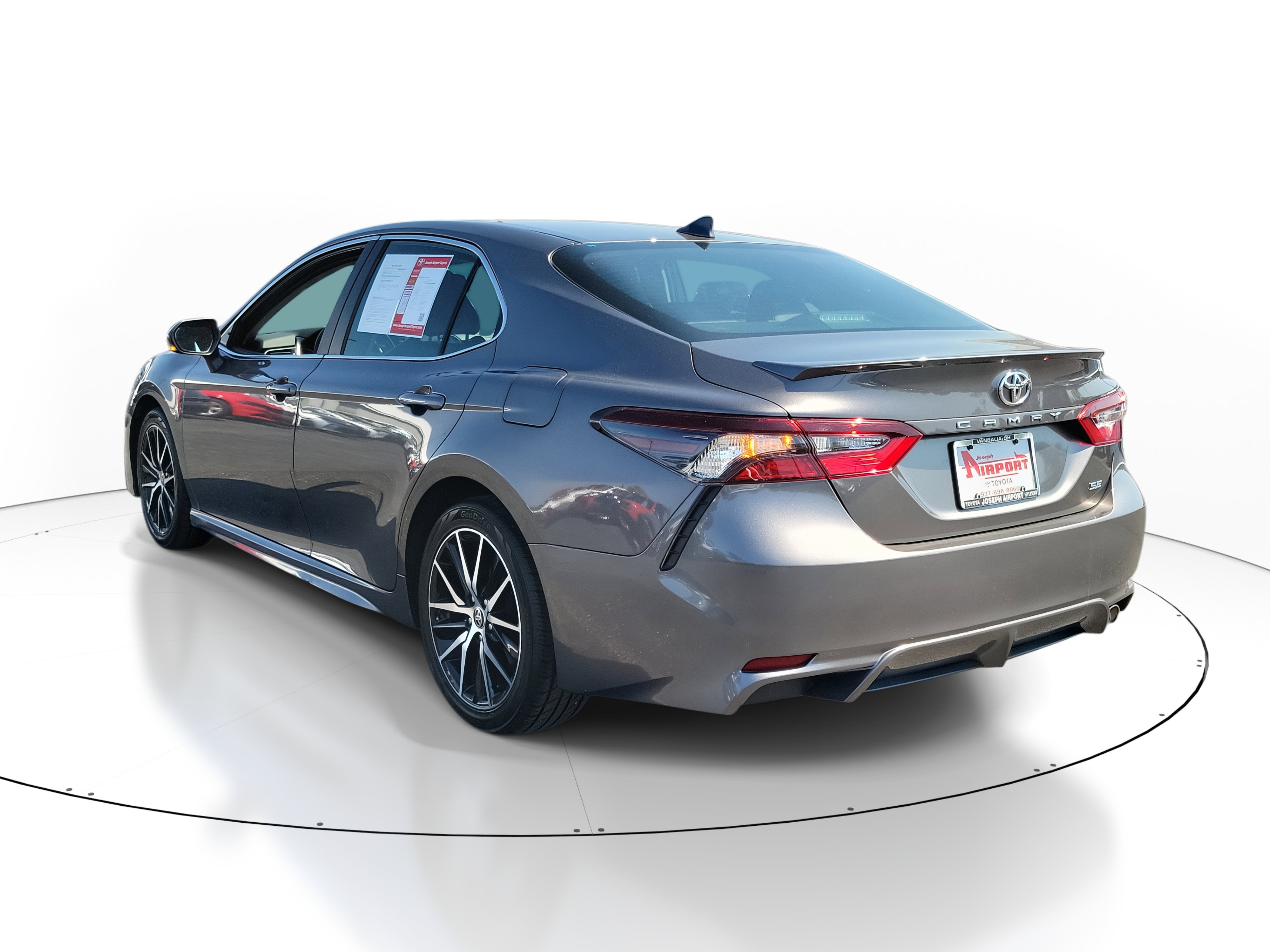 2024 Toyota Camry SE photo 3