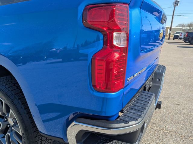 2025 Chevrolet Silverado 1500 LT photo 11
