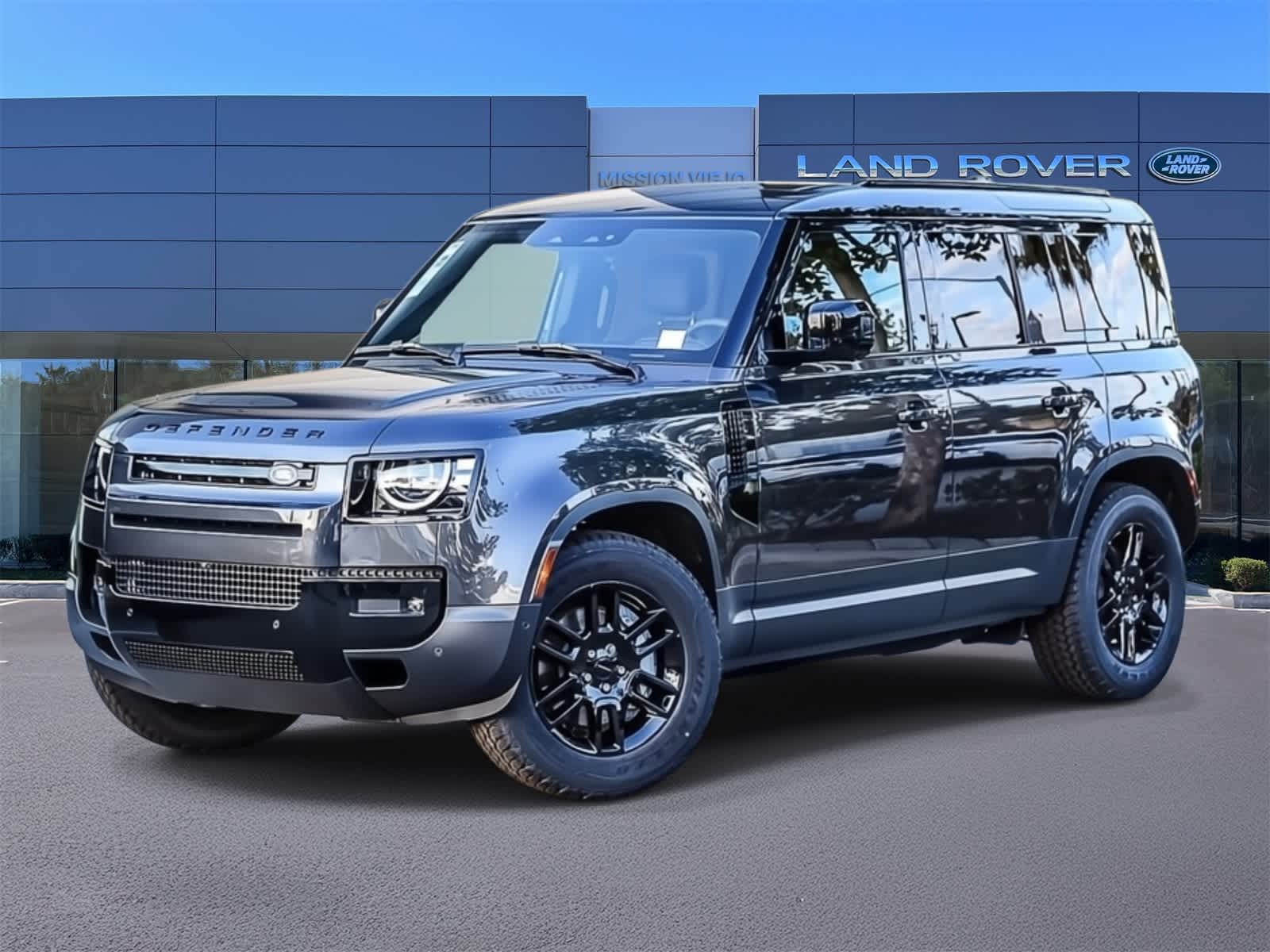 2026 Land Rover Defender S's photo