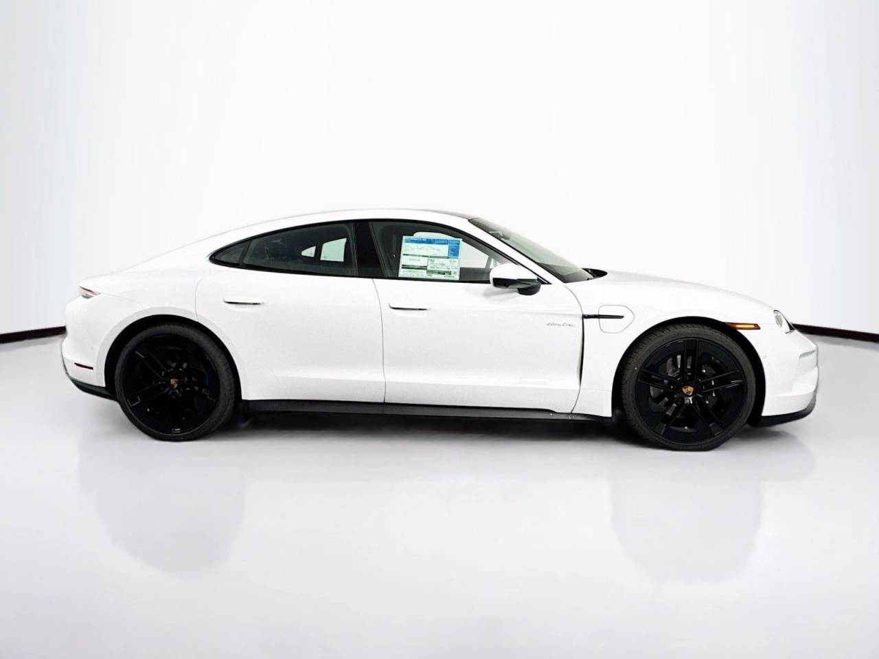 2025 Porsche Taycan photo 8