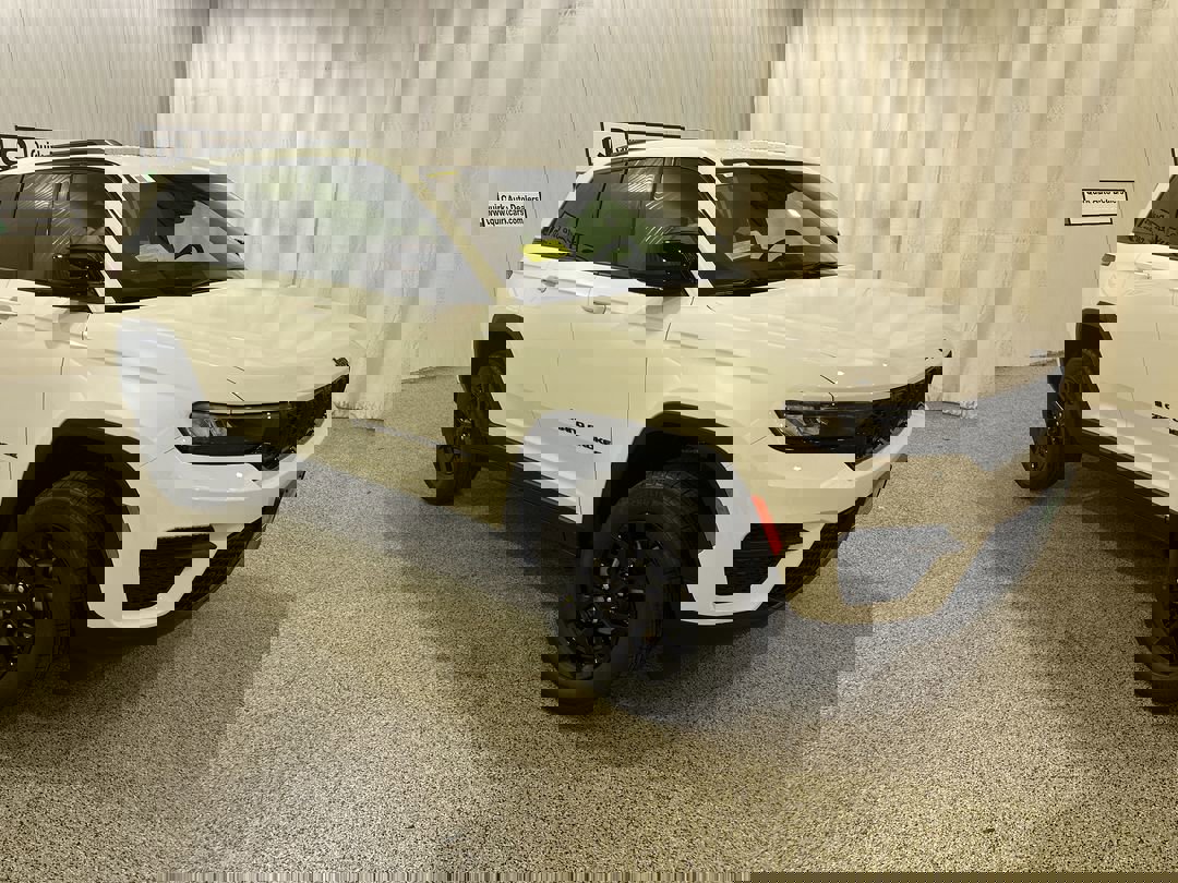 2025 Jeep Grand Cherokee Altitude's photo