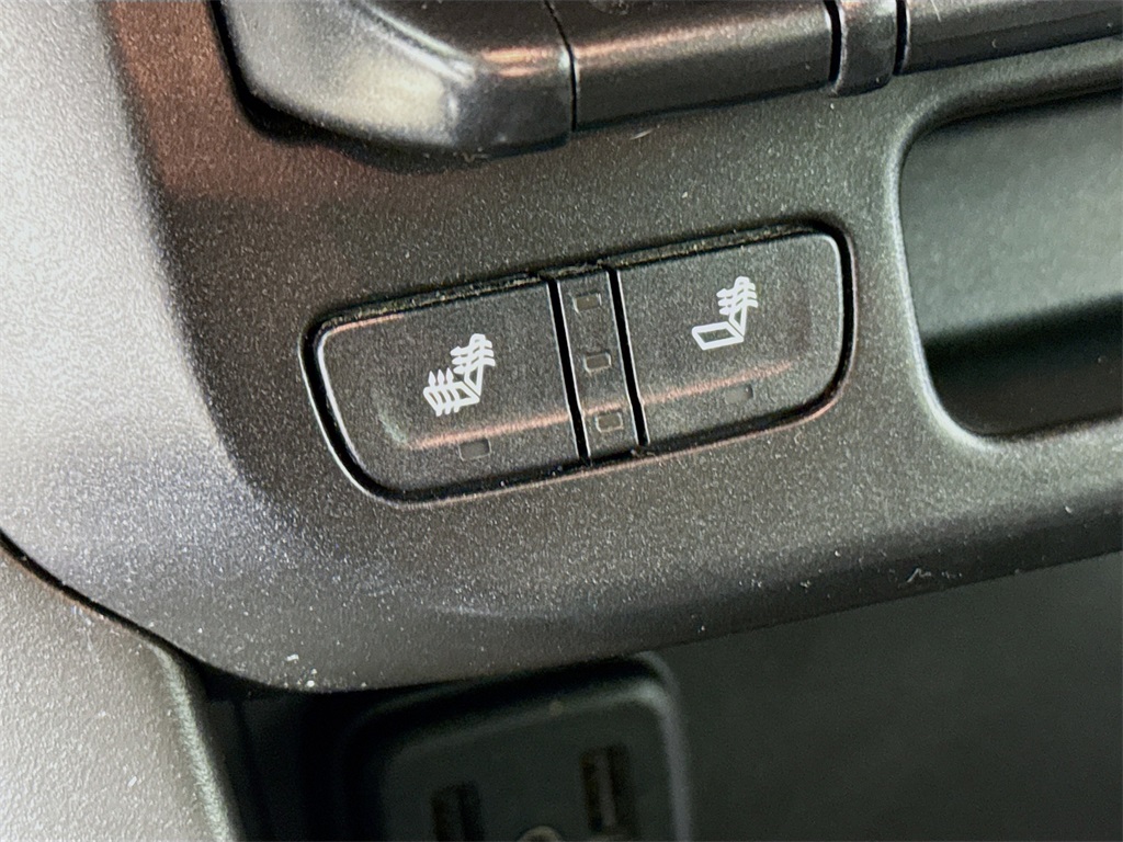 2020 Chevrolet Colorado Z71 photo 21