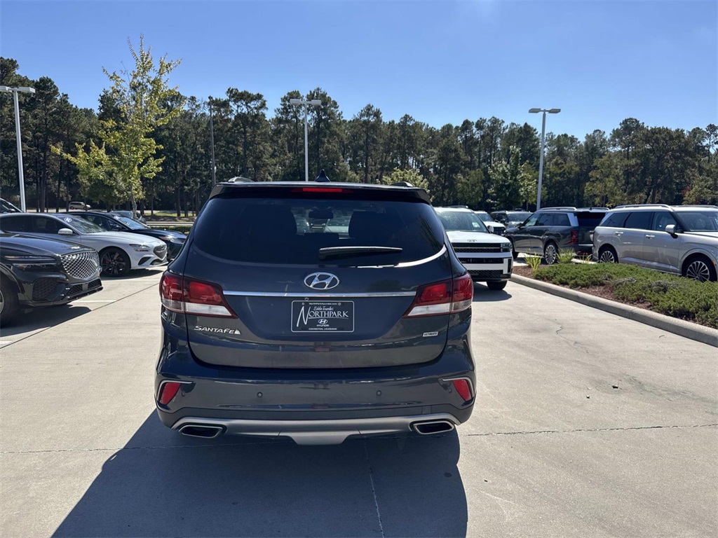 2017 Hyundai Santa Fe SE Ultimate photo 4