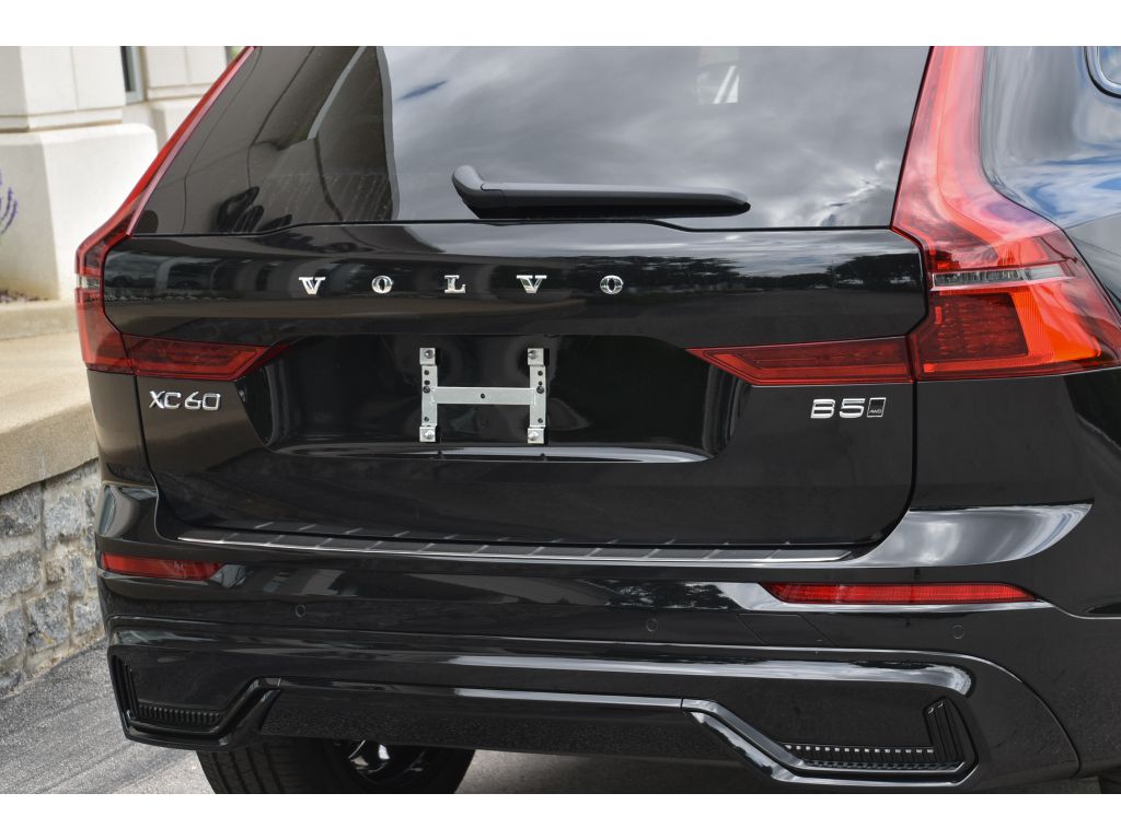 2026 Volvo XC60 B5 Plus photo 24