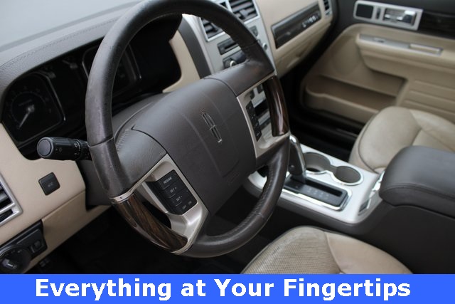 2010 Lincoln MKX Base photo 2