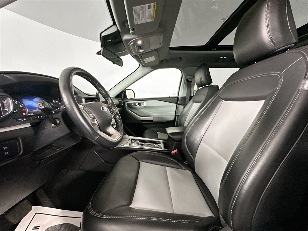2022 Ford Explorer XLT photo 7