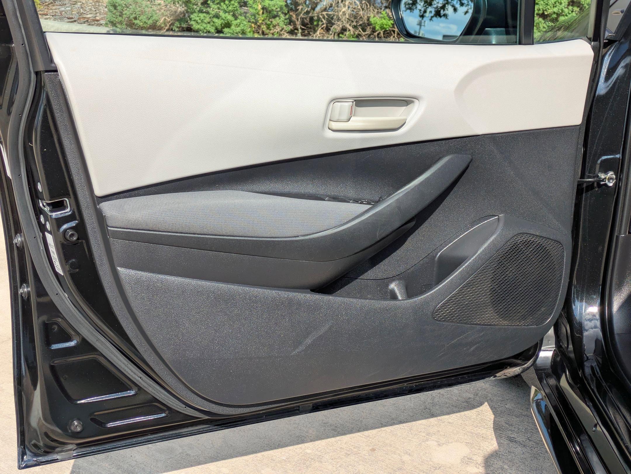 2022 Toyota Corolla LE photo 11